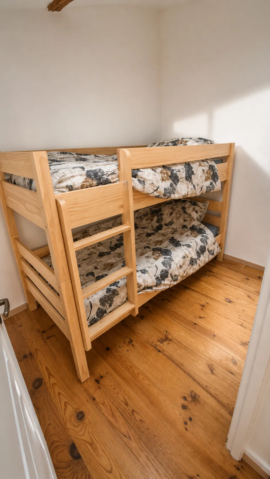 Lits superposés pour quatre couchages